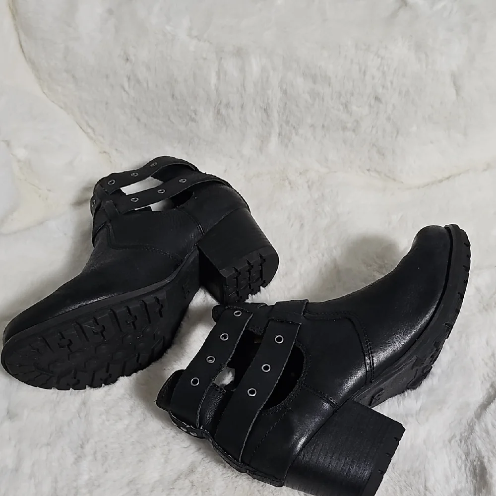 Caterpillar Women's Tora Black Ankle Boots with Buckle Detail - Picture 9 of 12